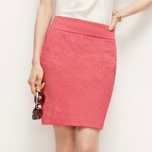 Ann Taylor Coral‎ Pink Floral Jacquard Embroidered Skirt Size 0